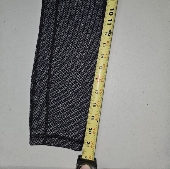 ATHLETA Energy Chaturanga Capri Leggings szMP - Picture 7 of 9